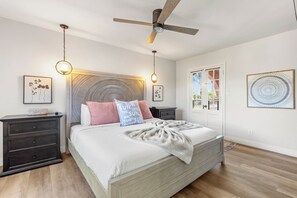 Desk, free WiFi, bed sheets - Desert Rose - Historic Pink Hacienda with Heated Pool, Hot Tub & Billiards (Tempe)