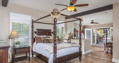 The Tiki Palms Oasis Pool, Waterfall & Slide, Gorgeous 4bedroom house in Menifee