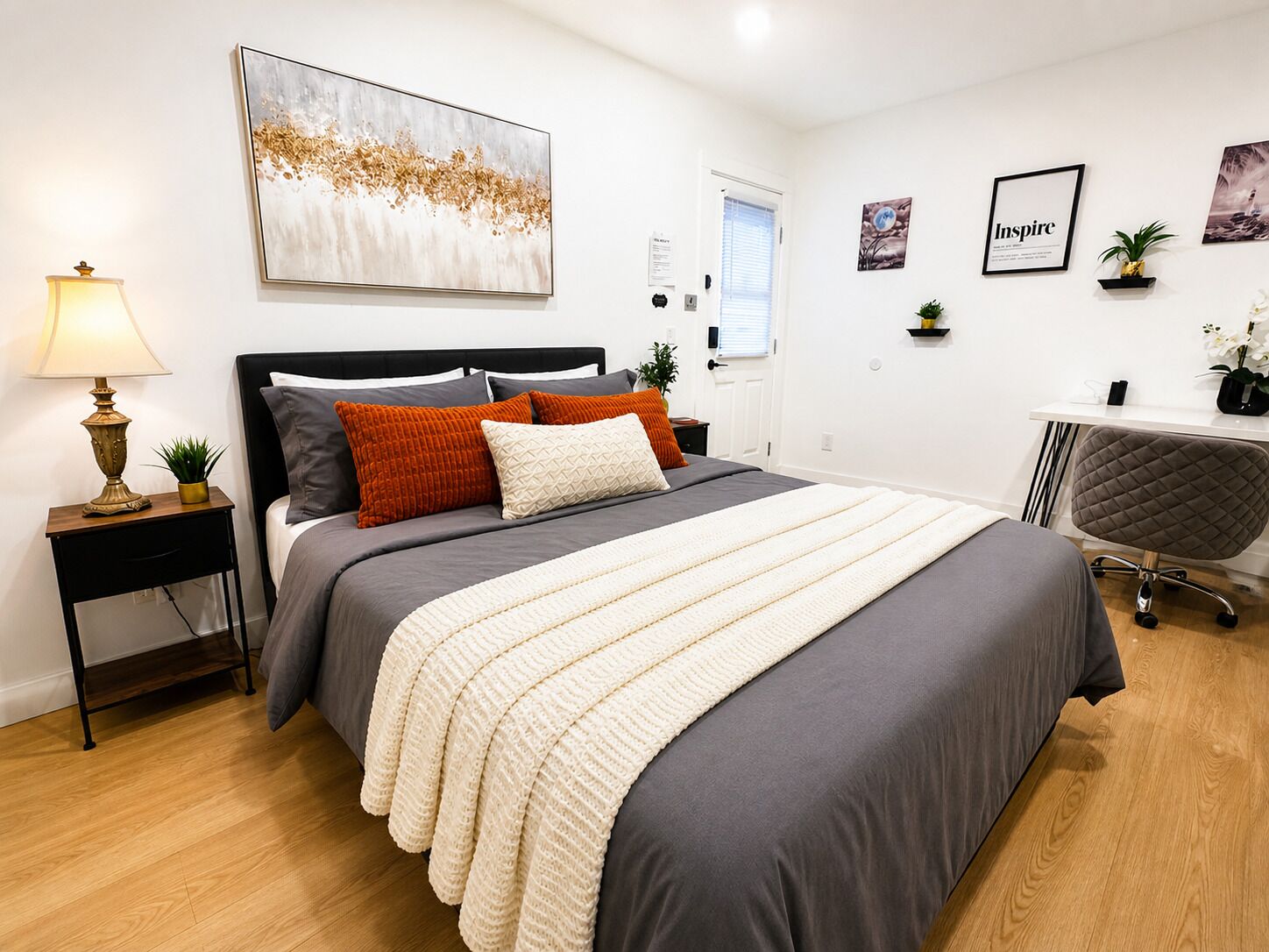 Iron/ironing board, WiFi, bed sheets