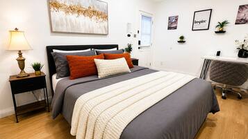 Iron/ironing board, WiFi, bed sheets