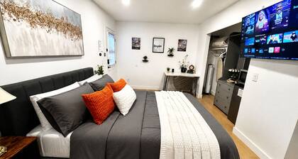 Private Suite • Private Entrance • 17 Min to SMF Airport