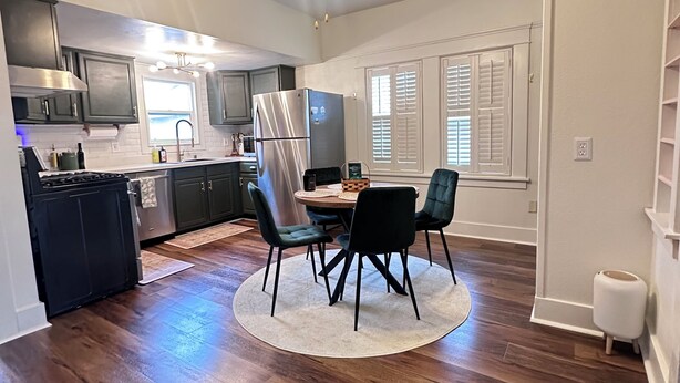 Dining - Quaint 2-bedroom cottage in charming Lodi (Lodi)