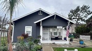 Exterior - Quaint 2-bedroom cottage in charming Lodi (Lodi)
