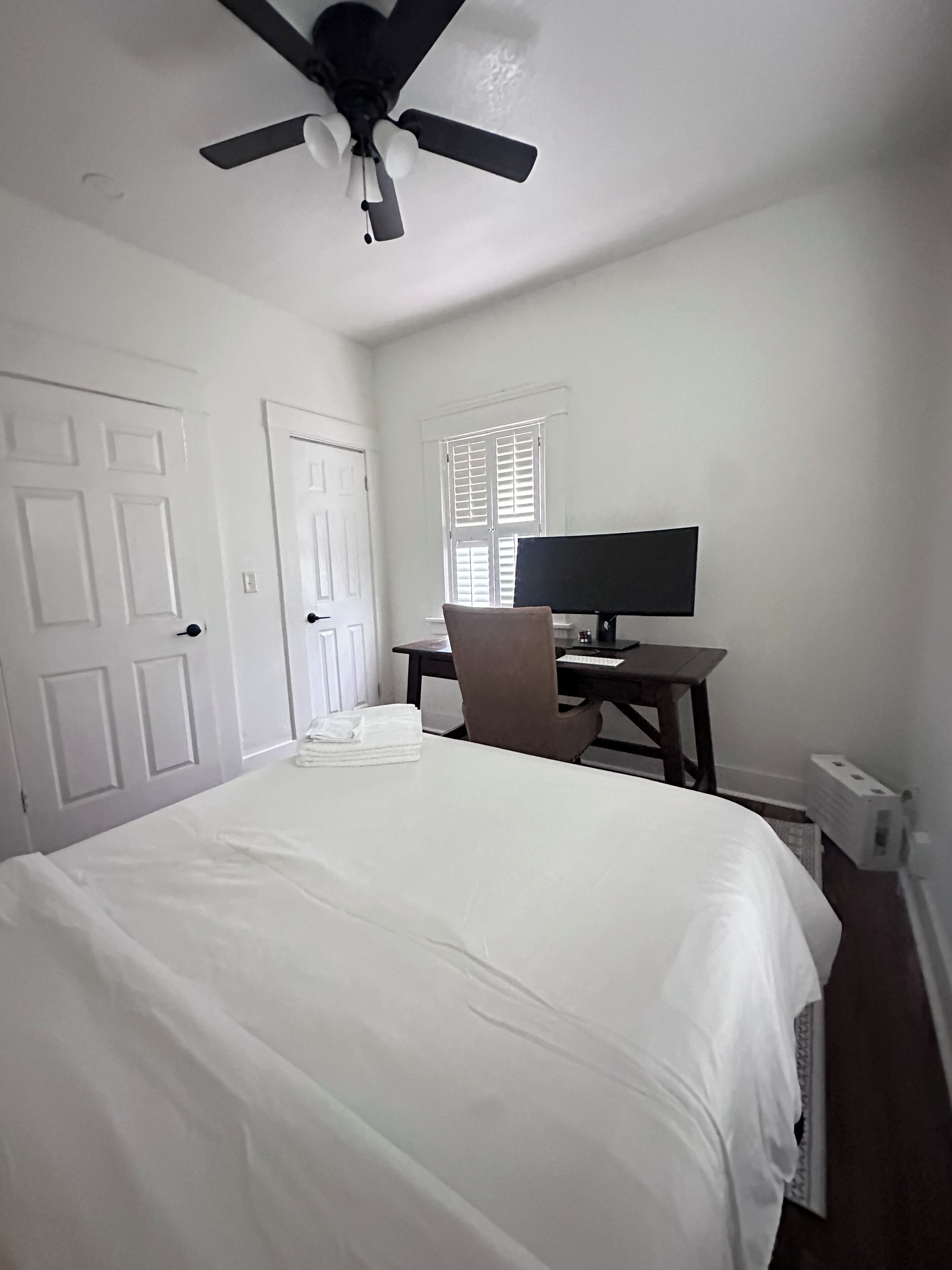 2 bedrooms, iron/ironing board, free WiFi, bed sheets