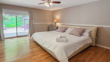 In-room safe, free WiFi, bed sheets
