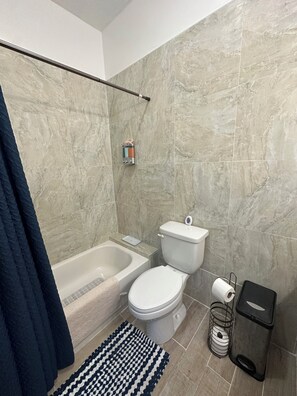 Bathroom - Soothing studio with AC in lovely Naples, just minutes from the beach. (Naples)