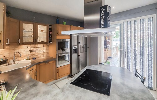Pet friendly home in Olonzac