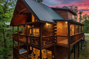 Exterior - Amazing Getaway Pigeon Forge! Pool/HotTub/FirePit (Sevierville)