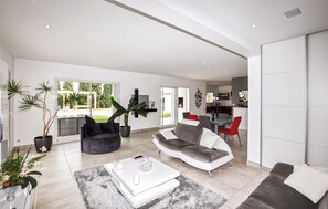 TV - Superbe villa piscine privée (Pollestres)