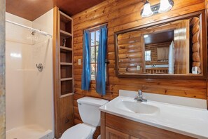 Bathroom - Cabin #4 - Half Moon Resort (Emily)