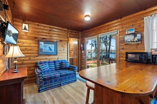 Cabin #4 - Half Moon Resort