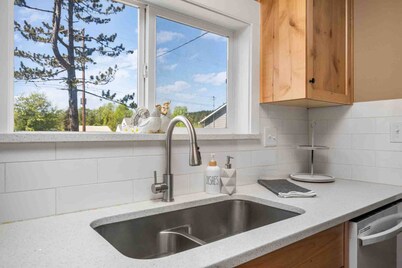 Spirit Suerte | Pet-Friendly Single Level Retreat Near Spirit Mountain Casino & Oregon Coast Fun
