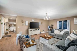 TV - Spirit Suerte | Pet-Friendly Single Level Retreat Near Spirit Mountain Casino & Oregon Coast Fun (Grand Ronde)