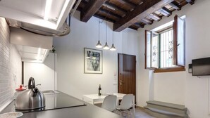 Unclassified image, 2 of 36, button - Möblierte Wohnung in Florenz, Kathedrale von Florenz-Nähe by Interhome (Florence)