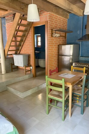 Kitchen / Dining Room - Zypressen, ein Haus im Wald an der ligurischen Riviera by Interhome (Ameglia)