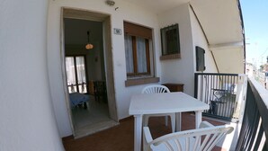 Outdoor dining - Dreizimmerwohnung Tata 98 50 m vom Meer entfernt by Interhome (Rosolina Mare)