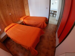 Bedroom - Dreizimmerwohnung Tata 98 50 m vom Meer entfernt by Interhome (Rosolina Mare)
