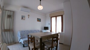 Dining - Dreizimmerwohnung Tata 98 50 m vom Meer entfernt by Interhome (Rosolina Mare)