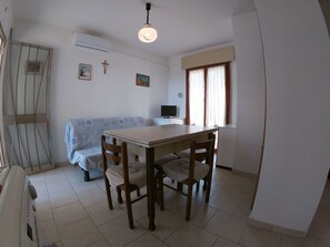 Dining - Dreizimmerwohnung Tata 98 50 m vom Meer entfernt by Interhome (Rosolina Mare)