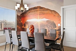 Dining - Ultimate 10BR 28-Guest Getaway-Zion Area (Hurricane)