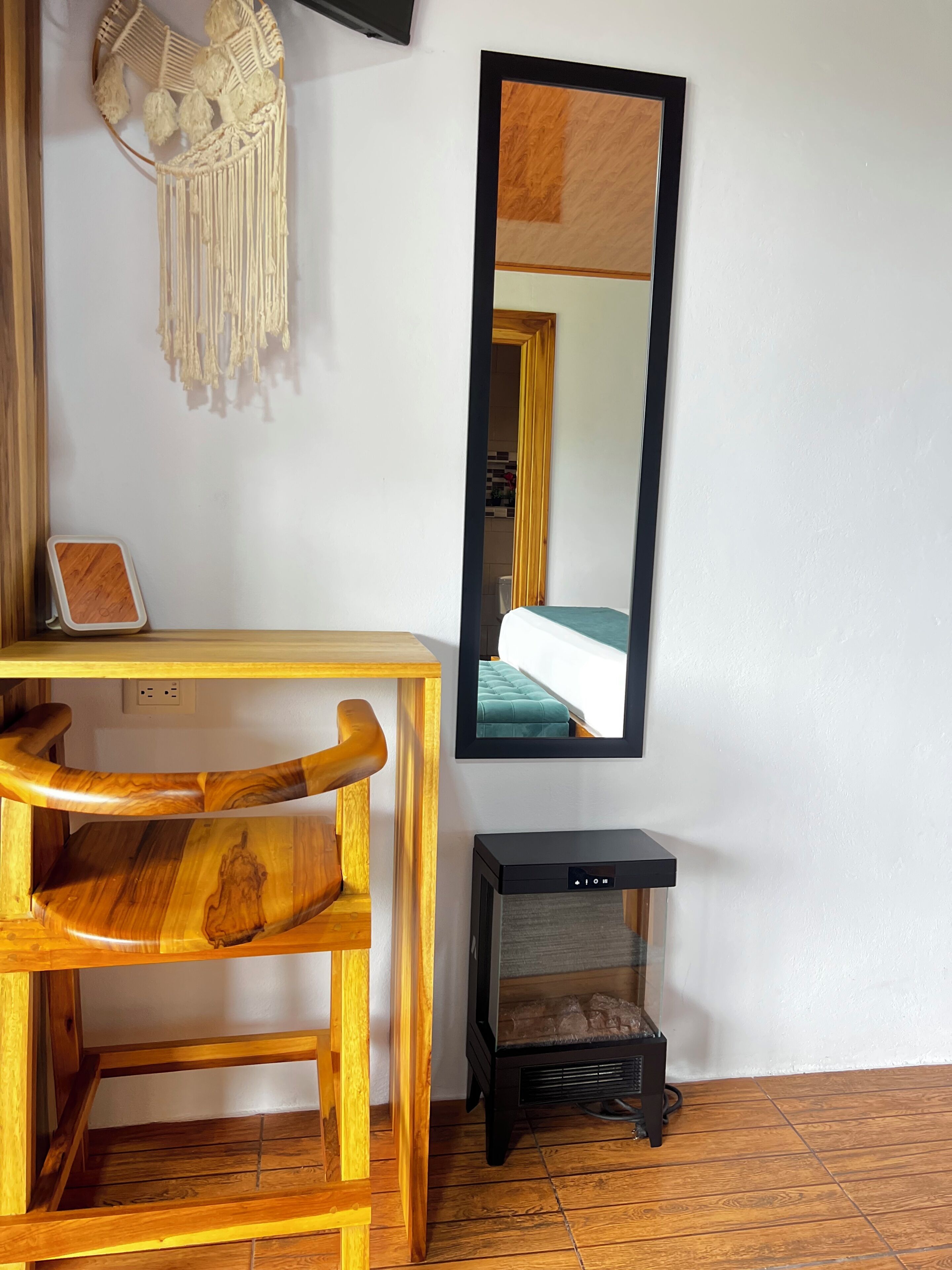 WiFi, bed sheets, wheelchair access