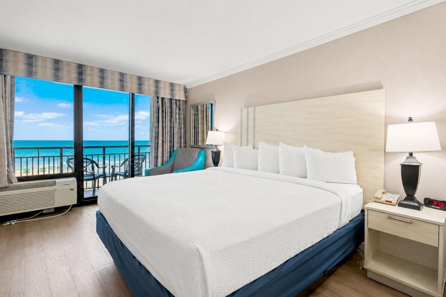 Ocean View King Room + Beach Access + Lazy River - Myrtle Beach, SC