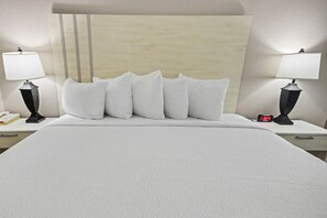 1 bedroom, iron/ironing board, internet, bed sheets - Ocean View King Room + Beach Access + Lazy River (Myrtle Beach)