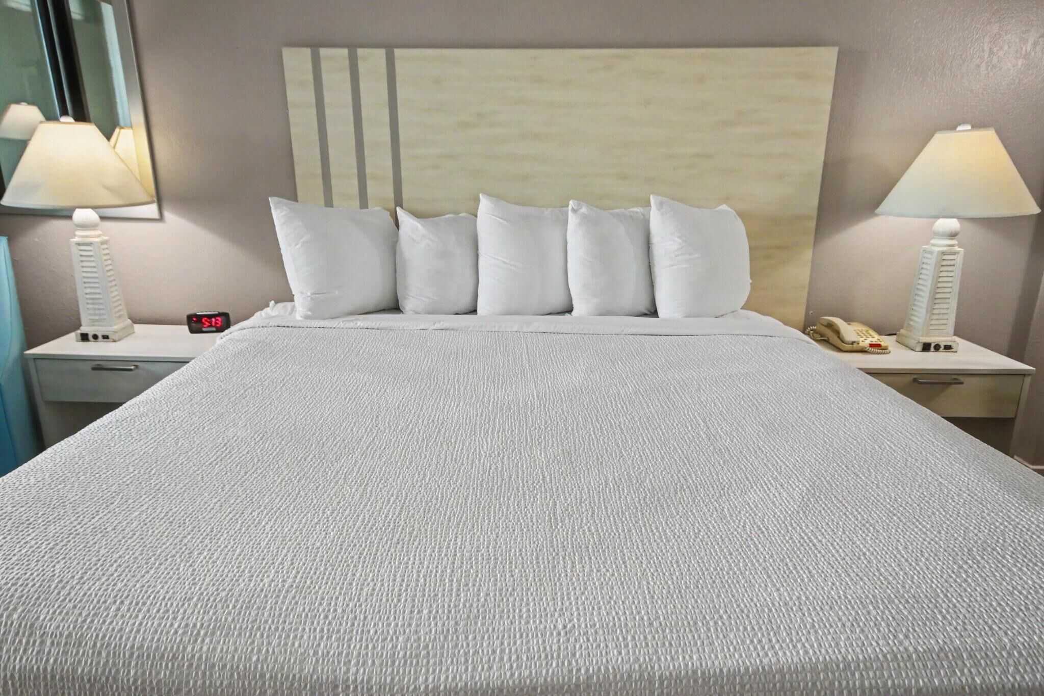 Ocean View King Room + Beach Access + Lazy River - Myrtle Beach, SC