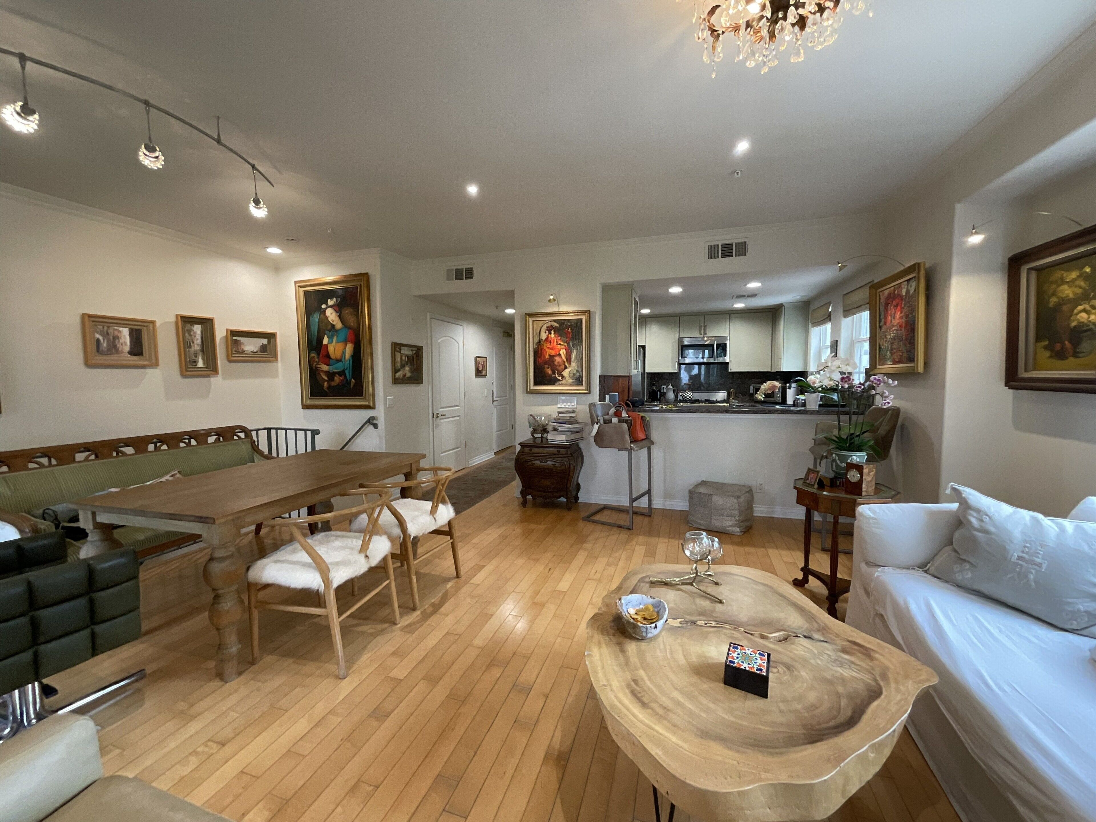 Modern Newly Renovated One Master Bedroom/ Master Bathroom In Town House - Culver City, CA
