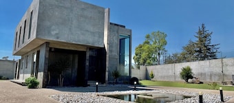 Casa de las Mariposas, beauty surrounded by a large, 100% private garden.