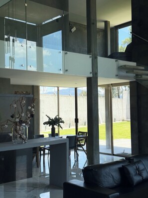 Lobby - Casa de las Mariposas, beauty surrounded by a large, 100% private garden. (Jilotepec)