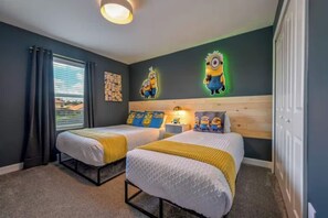 4 bedrooms, iron/ironing board, WiFi, bed sheets - NEW Private Heated Pool Resort Home 10 Min Disney (Kissimmee)