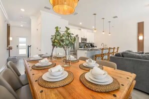 Dining - NEW Private Heated Pool Resort Home 10 Min Disney (Kissimmee)