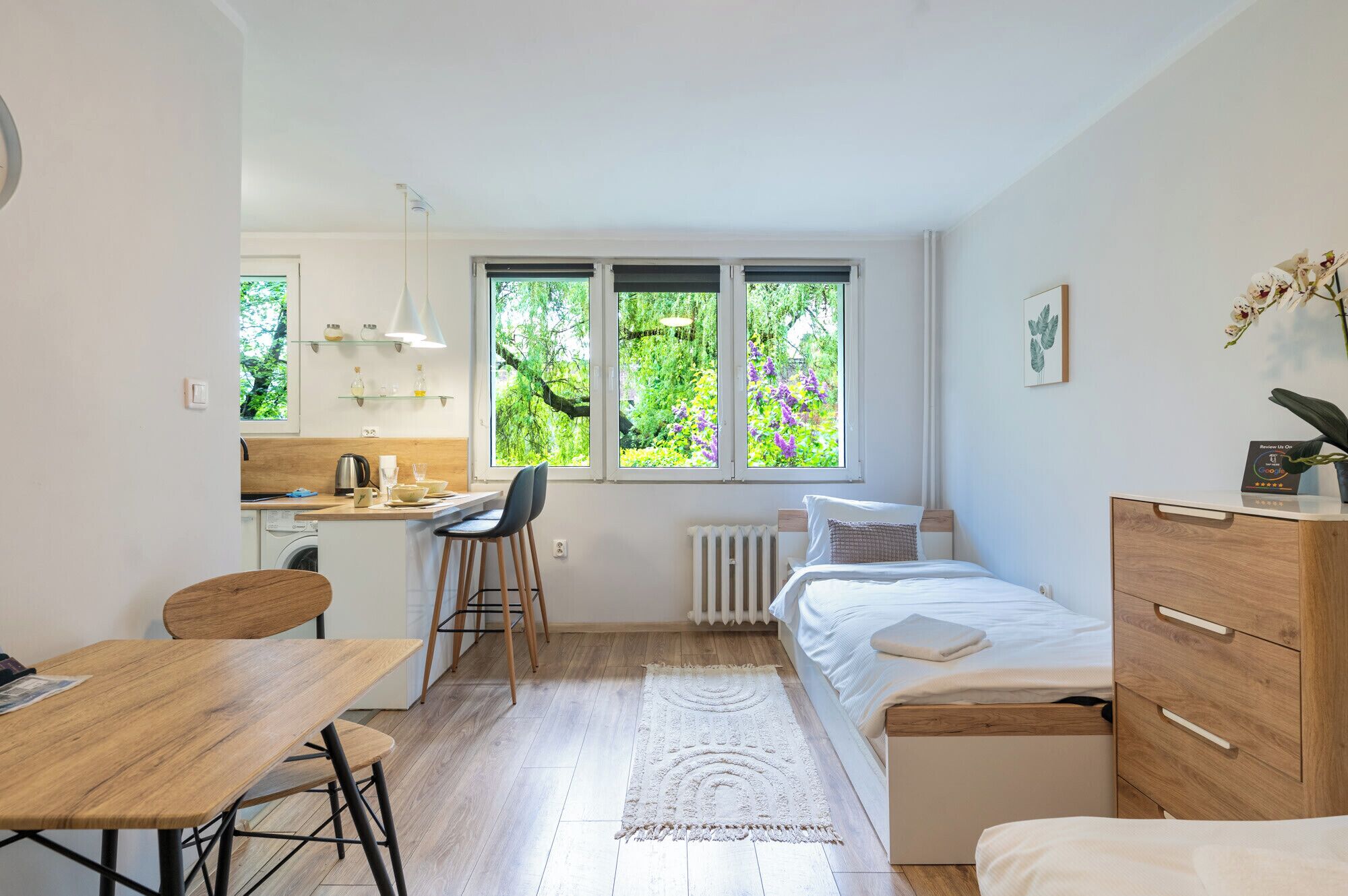 Iron/ironing board, WiFi, bed sheets