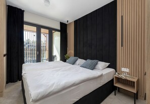 Tabla de planchar con plancha, wifi y ropa de cama 