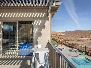 Outdoor dining - Southern Utah 9BR / 26-Guest Luxury Estate (Hurricane)