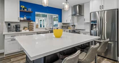 Roll and Roam - private pool, fire pit, games, and just minutes from Old Town Scottsdale