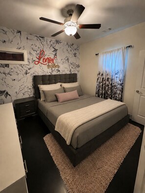Iron/ironing board, WiFi, bed sheets - Luxury World Cup HQ - 13 min drive to MBS - Near Marta · Bar · Theater · Gym (Atlanta)