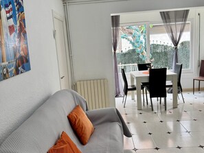 Unclassified image, 4 of 44, button - APARTBEACH INES HOUSE NEXT TO MAIN PROMENADE (Salou)