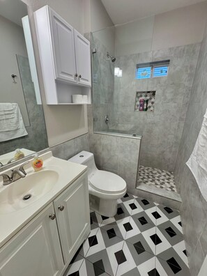 Bathroom - Comfy Home near Med Center (Houston)