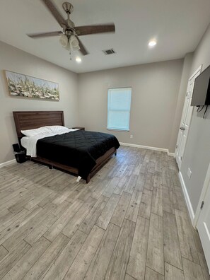 Room - Comfy Home near Med Center (Houston)