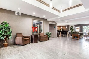 Lobby - Greenville-Spartanburg Intl Queen Suite w/BF, Pool (Greer)