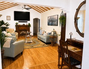Smart TV - A magical garden retreat - Hollywood,  Florida -1 mile to beach (Hollywood)