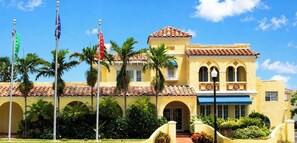 Exterior - A magical garden retreat - Hollywood,  Florida -1 mile to beach (Hollywood)