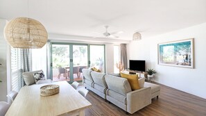 TV - NEW | Karinya at Surfside – Opposite the Beach (Byron Bay)