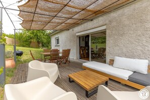 Outdoor dining - Les Amandiers - CEYRAT (CEYRAT)