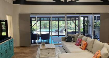 Esaluu Retreat open plan living