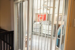 WiFi, bed sheets - 5 Bedroom Mid Term Rental in Bryan "The WHOOP" (Bryan)