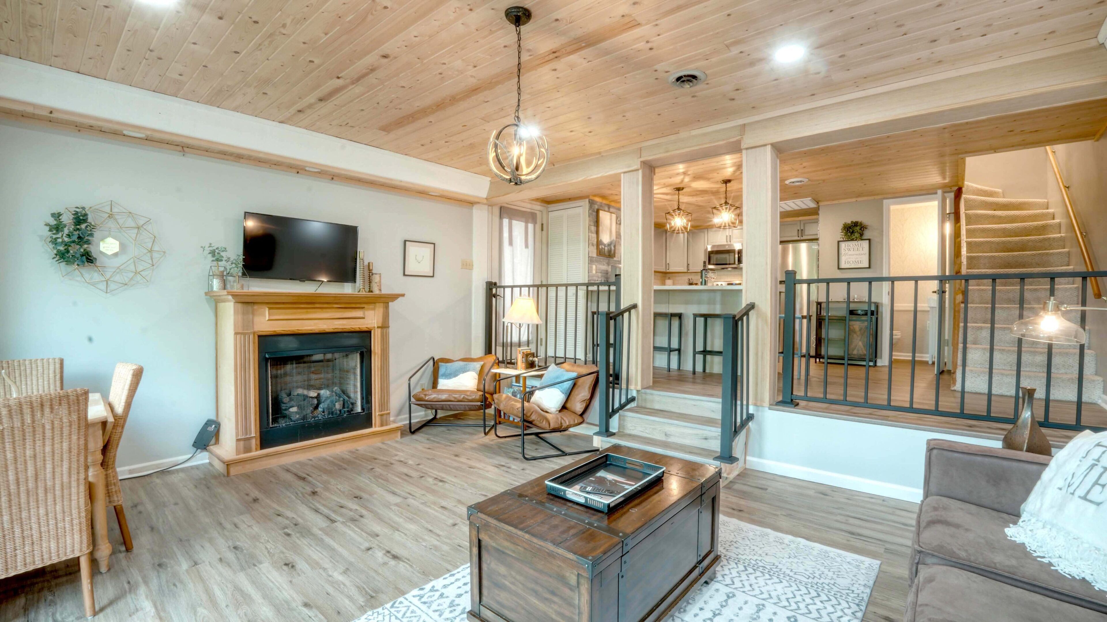Summit View - Mountain Top View & Gas Fireplace - Hiawassee, GA