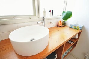Hårføner, håndklær, såpe og sjampo